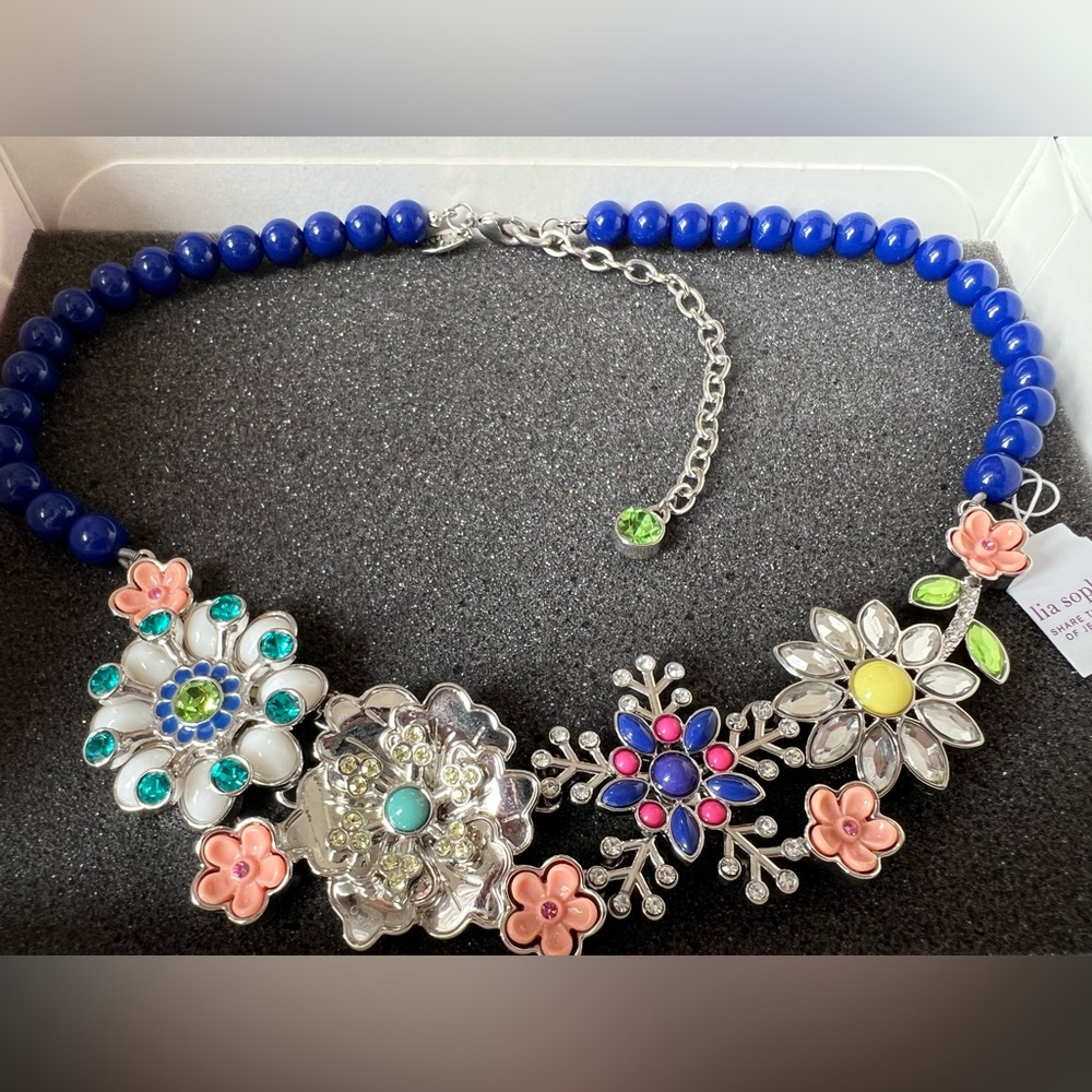 NWT Lia Sophia Flower Statement Necklace